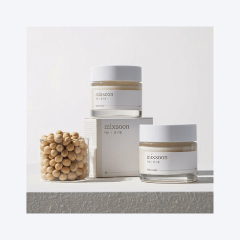 Mixsoon Bean Cream Răsfățați-vă cu bunătatea naturală a cremei Mixsoon's Bean Cream, o soluție de lux pentru îngrijirea pielii care vă hrănește și vă revitalizează tenul. Acest borcan de puritate de 50 ml se concentrează pe esența îngrijirii pielii prin abordarea sa minimalistă, conținând doar ingrediente esențiale. Formulată cu extracte de fasole, această cremă oferă o hidratare intensă și un suport natural al barierei cutanate, lăsând pielea moale, suplă și întinerită.